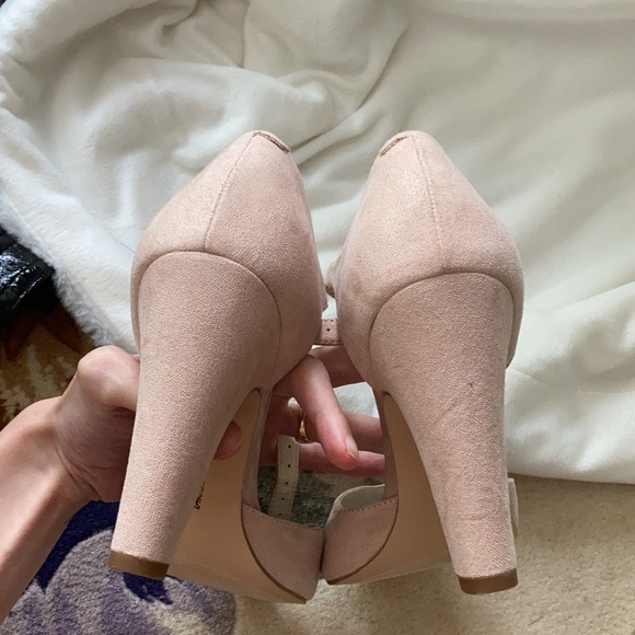 Anne Klein Heels - Picture 4 of 7